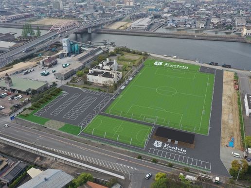 エヴォルヴィンフットボールフィールドのテナント写真1