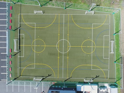 football BASE moroyamaのテナント写真1