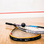 スカッシュを楽しむための道具完全ガイド！おすすめメーカーや購入時の注意点を解説